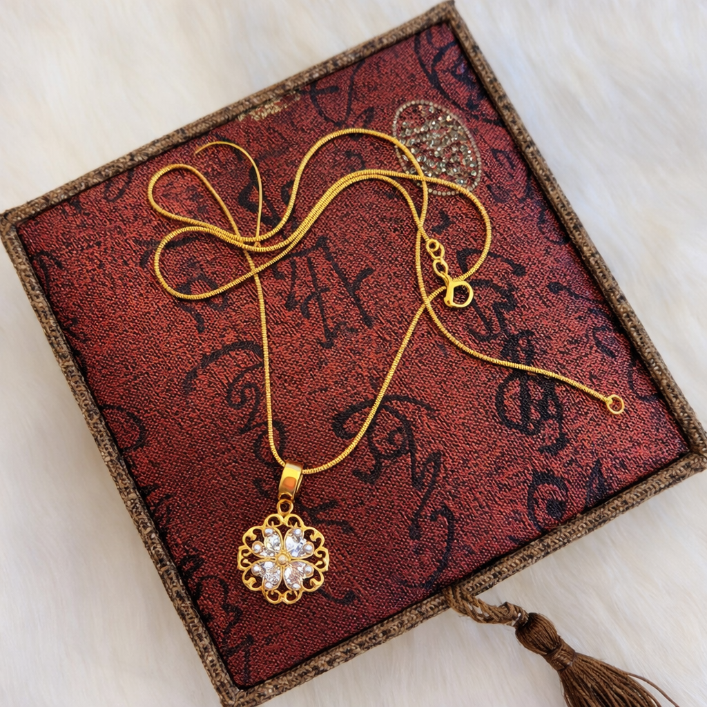 TOP 4 DÂY CHUYỀN VÀNG ĐÍNH ĐÁ SANG TRỌNG DÀNH CHO PHÁI ĐẸP